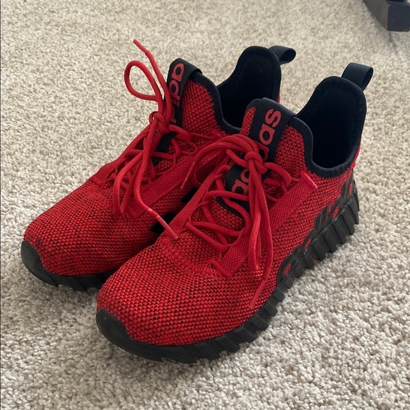Adidas Kaptir 3.0 red and black sneakers - size 3 - Picture 1 of 7